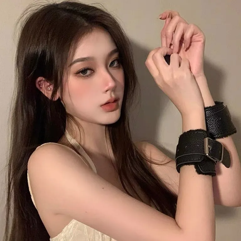 PU Leather Restraint Hand/Wrist Cuffs - Image 17